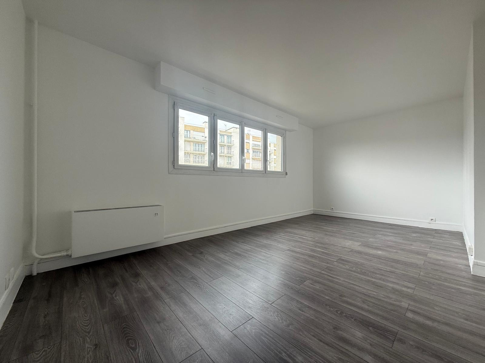 Image_, Studio, Villemomble, ref :EFG0128
