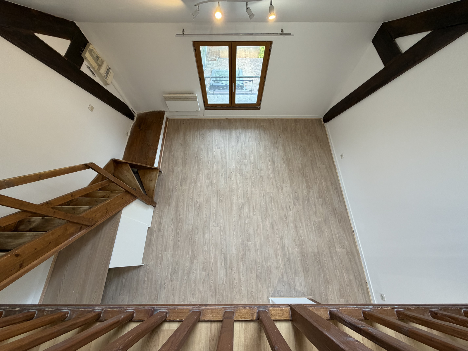 Image_, Studio, Melun, ref :NGMBONGO