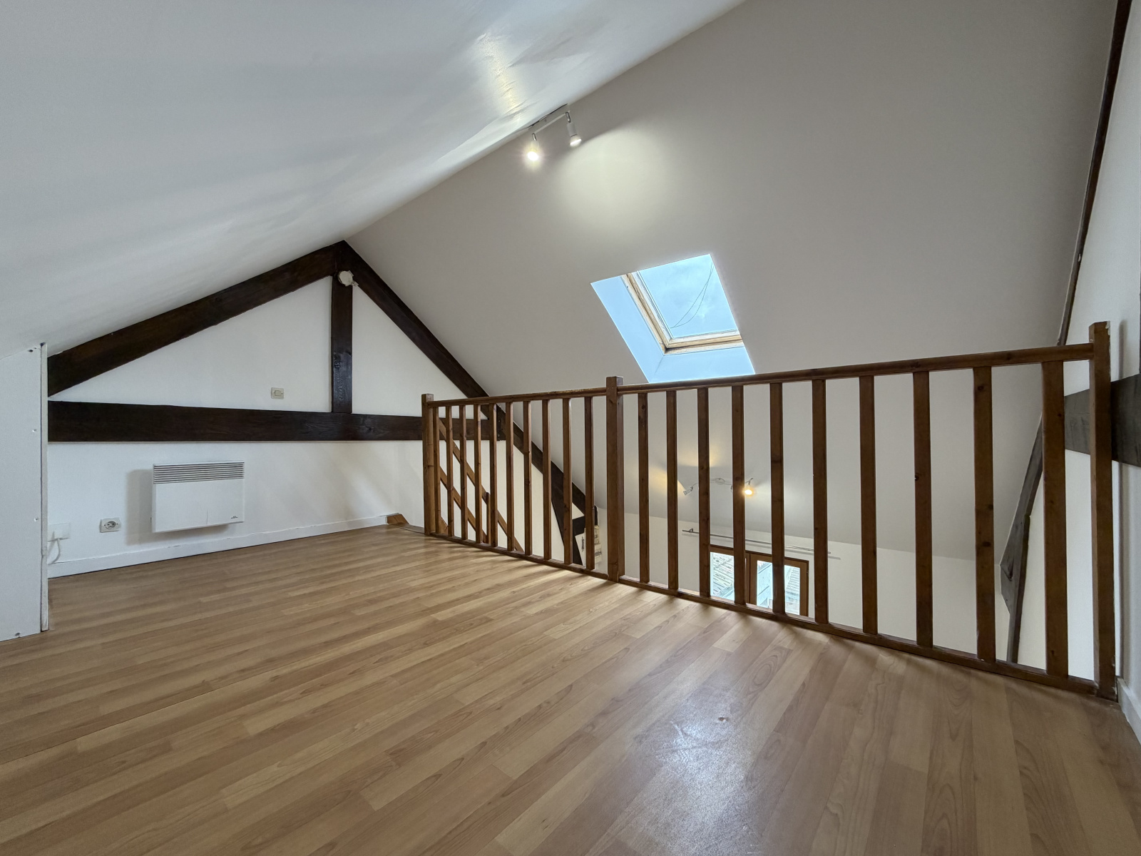Image_, Studio, Melun, ref :NGMBONGO