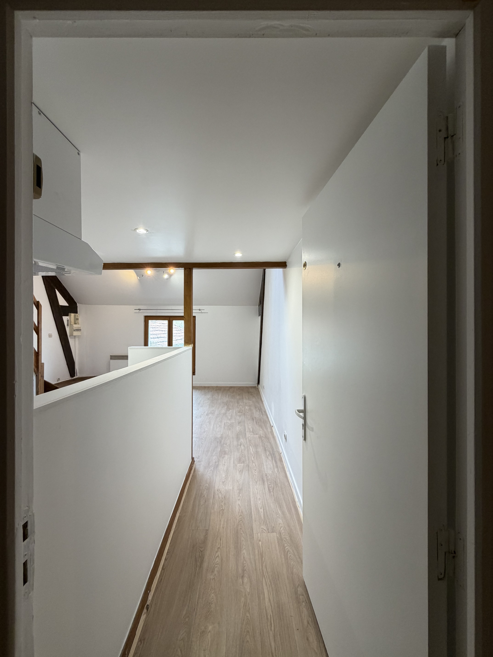 Image_, Studio, Melun, ref :NGMBONGO