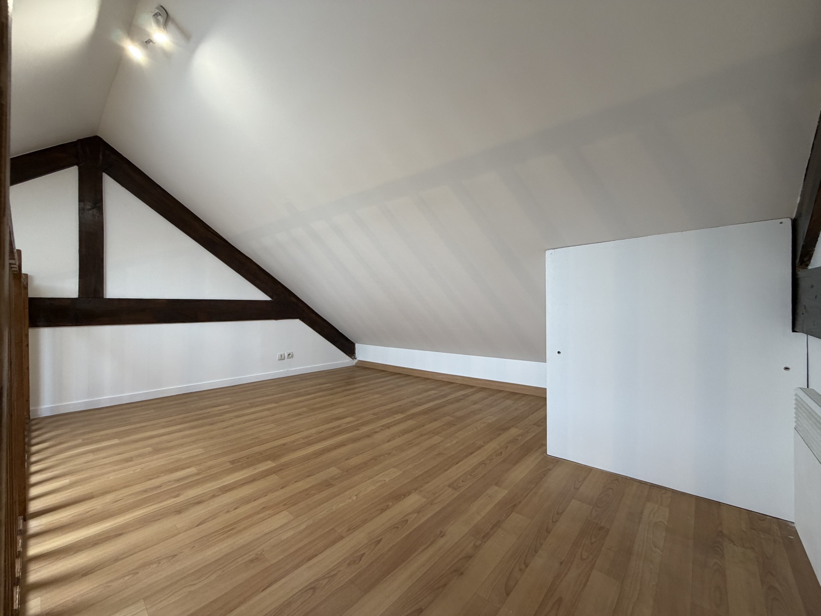 Image_, Studio, Melun, ref :NGMBONGO