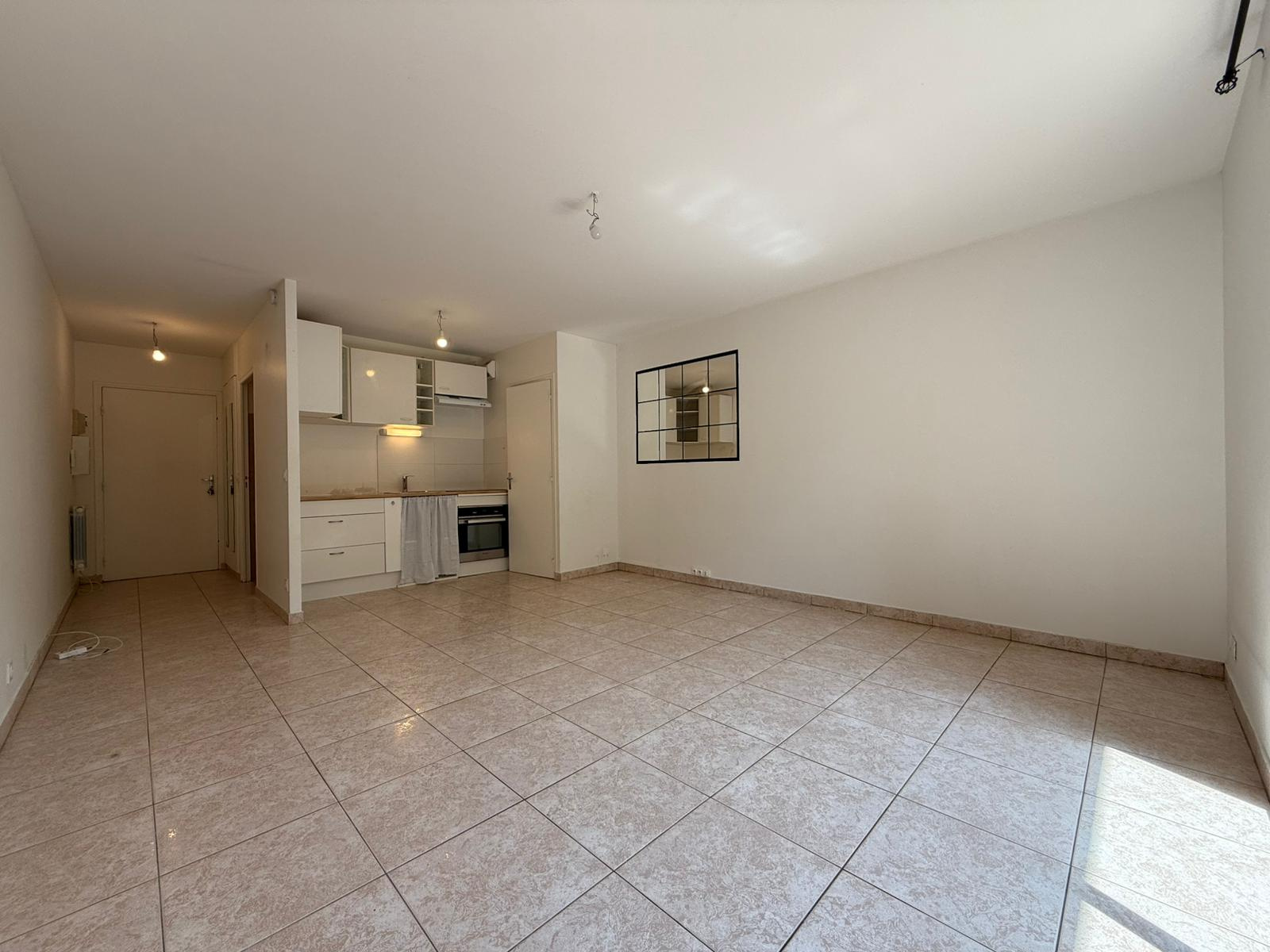 Image_, Studio, Livry-Gargan, ref :LLG665