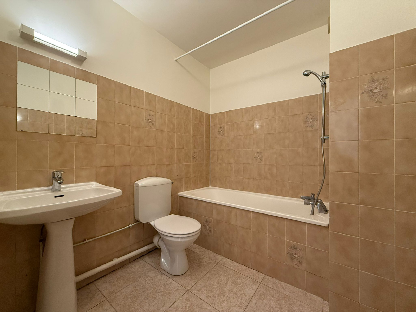 Image_, Studio, Livry-Gargan, ref :LLG665